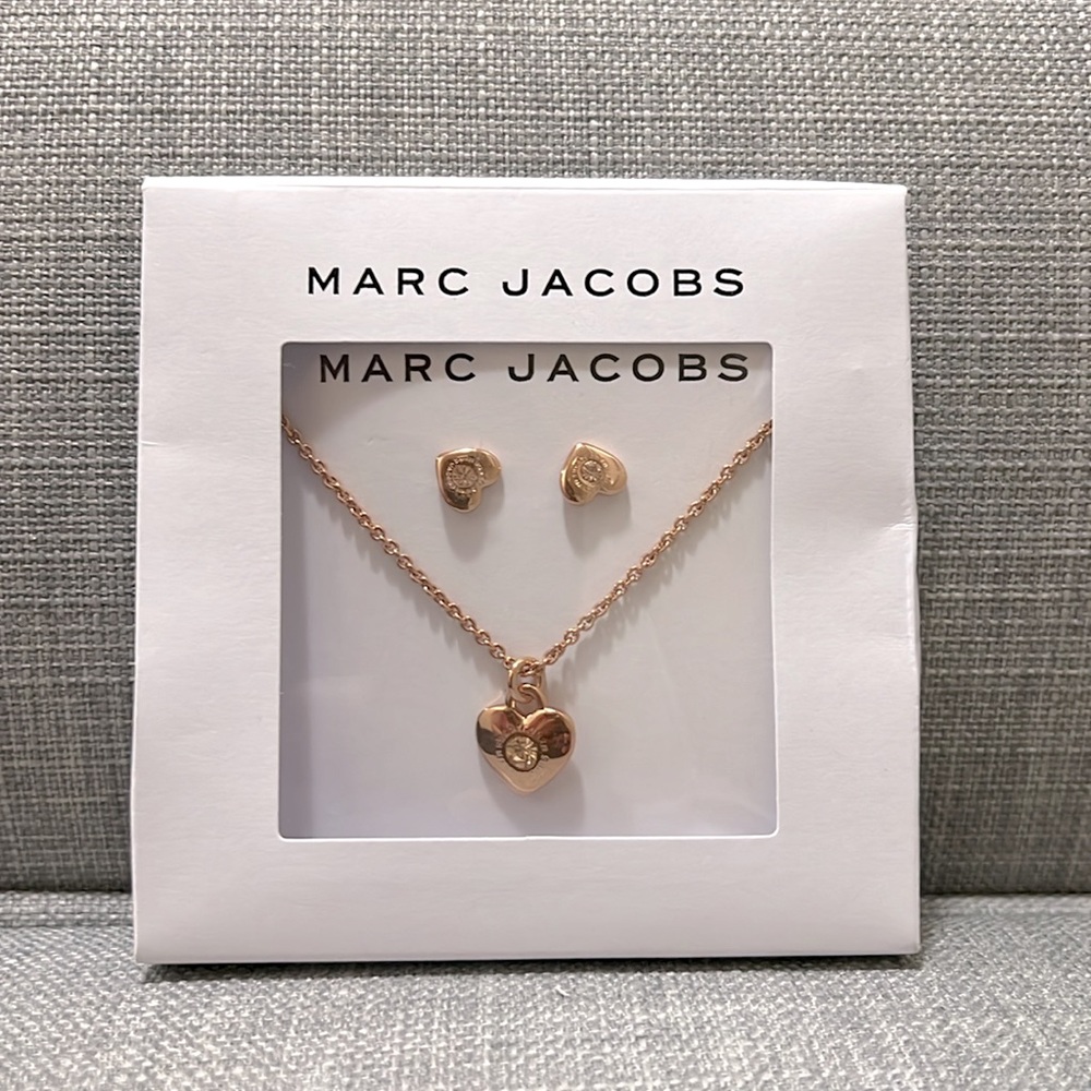 New Marc Jacobs Gold / Crystal Heart Necklace and Earrings set - Picture 8 of 8